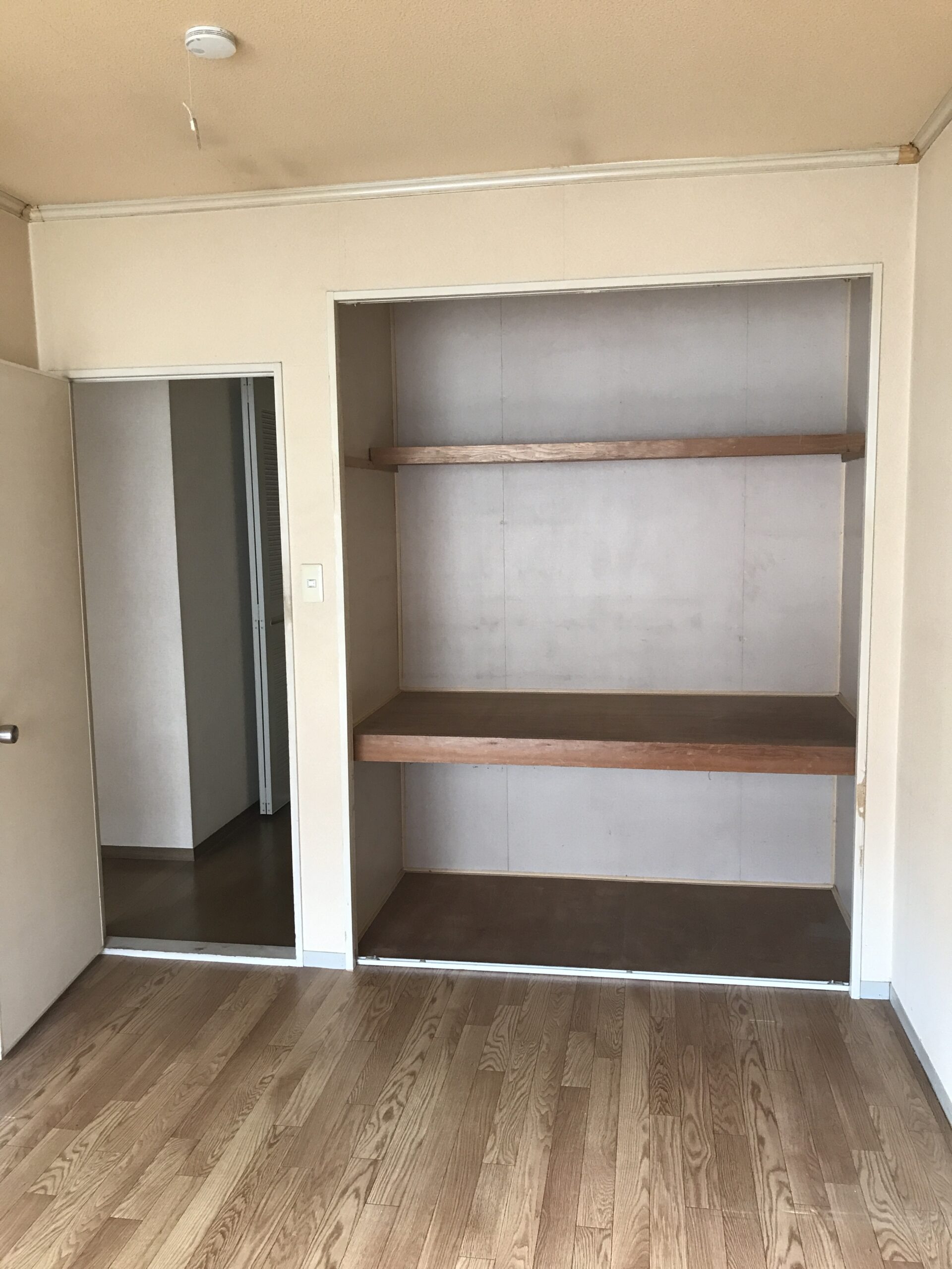シャビーシック　施工前　洋室