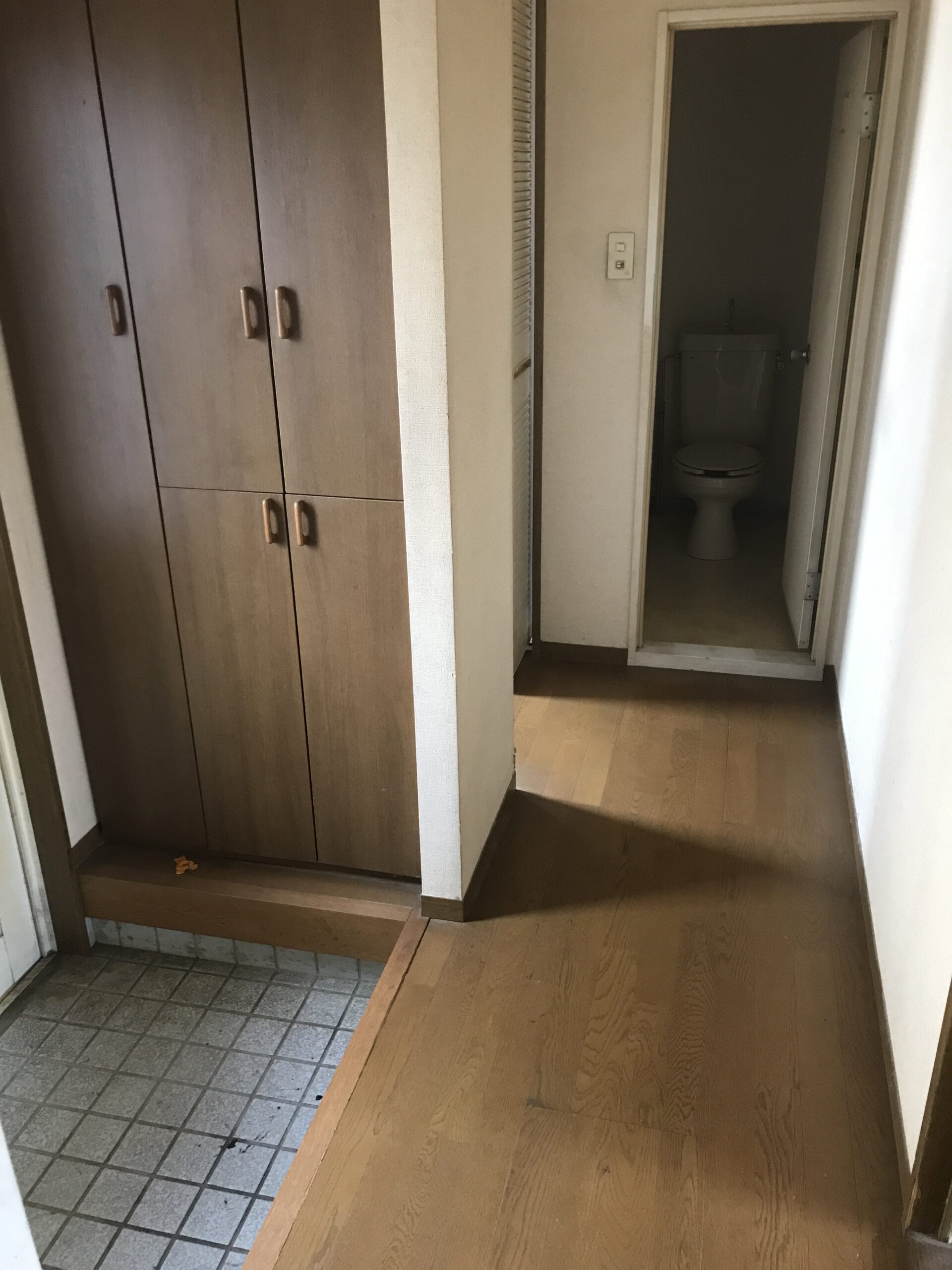 シャビーシック　施工前　廊下