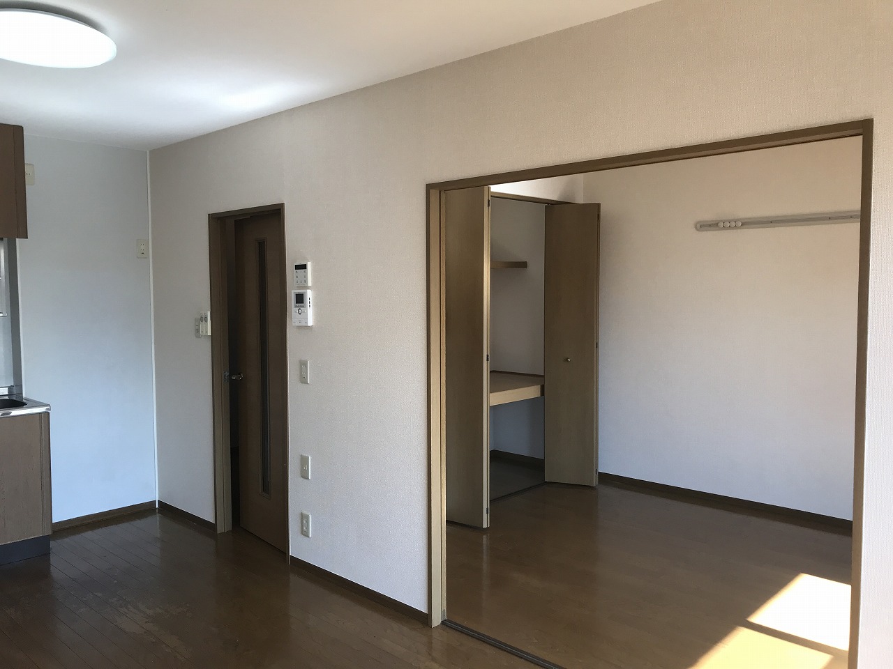 カウンターとオープン収納で空間を上手に使いこなす・空室対策前