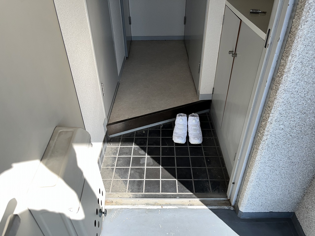 玄関　施工前
